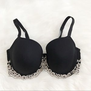 | Wacoal | Black Embrace Floral Lace T-Shirt Bra